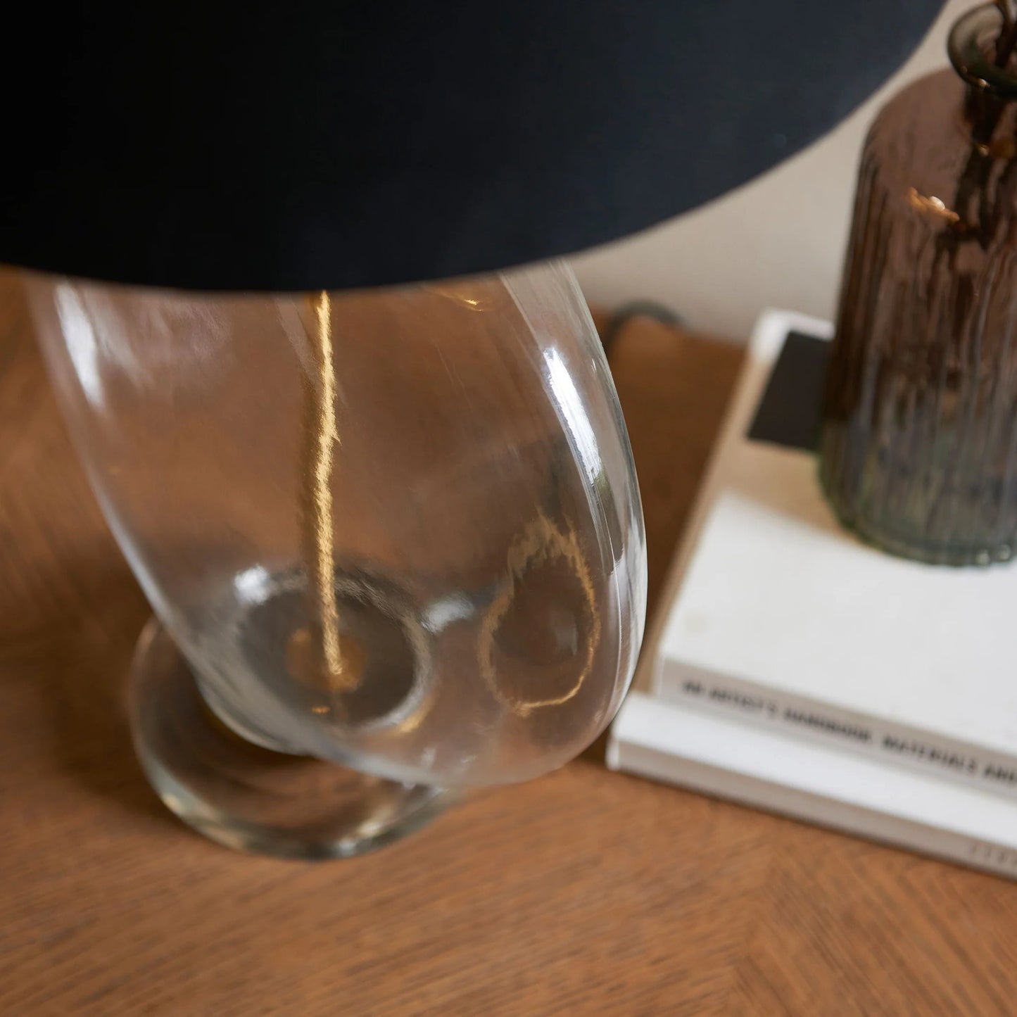 Black Gardenia Table Lamp
